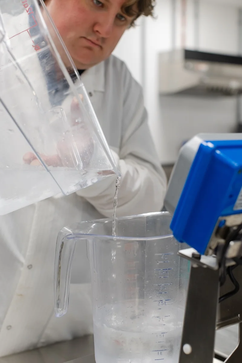 jrw-test-team-meansuring-liquid-clean-label