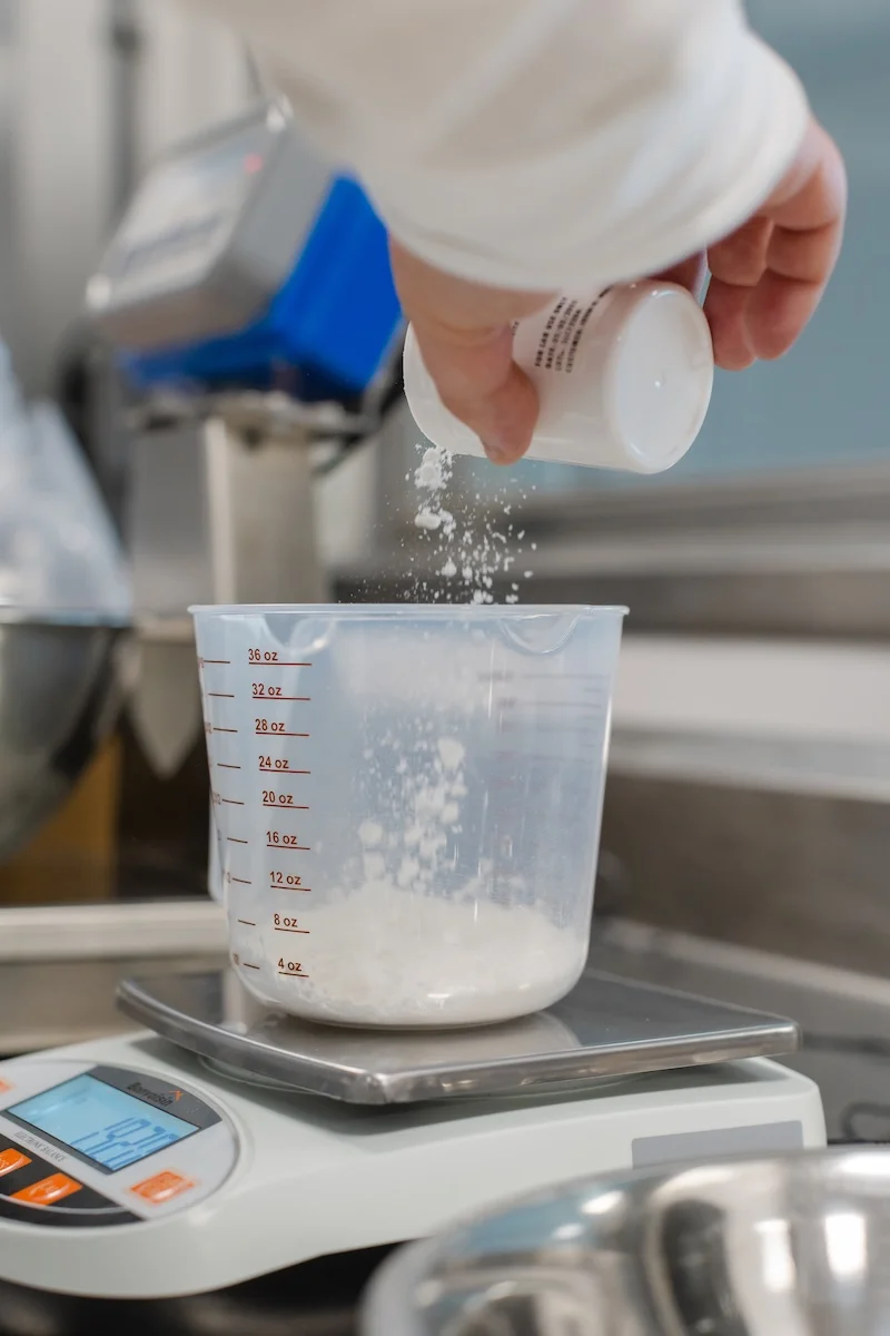 jrw-test-team-measuring-powder-bakery